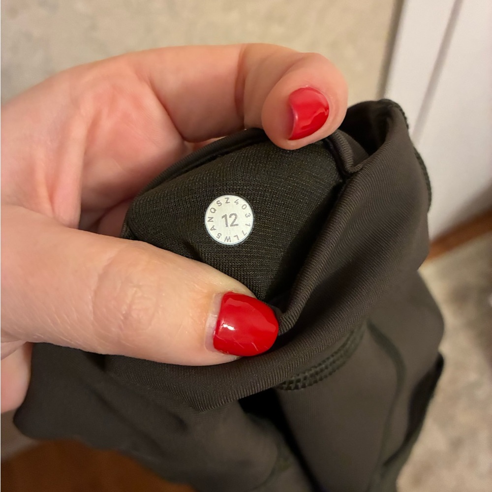 lululemon athletica Olive Green High-Rise Pocket Leggings - Picture 6 of 6